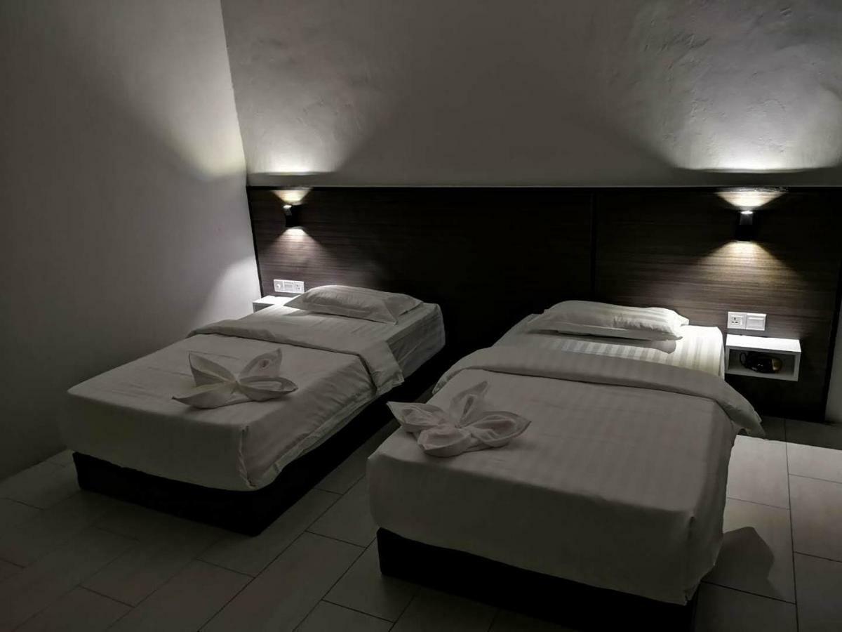 Luna Guesthouse 露娜旅馆 Semporna Ngoại thất bức ảnh