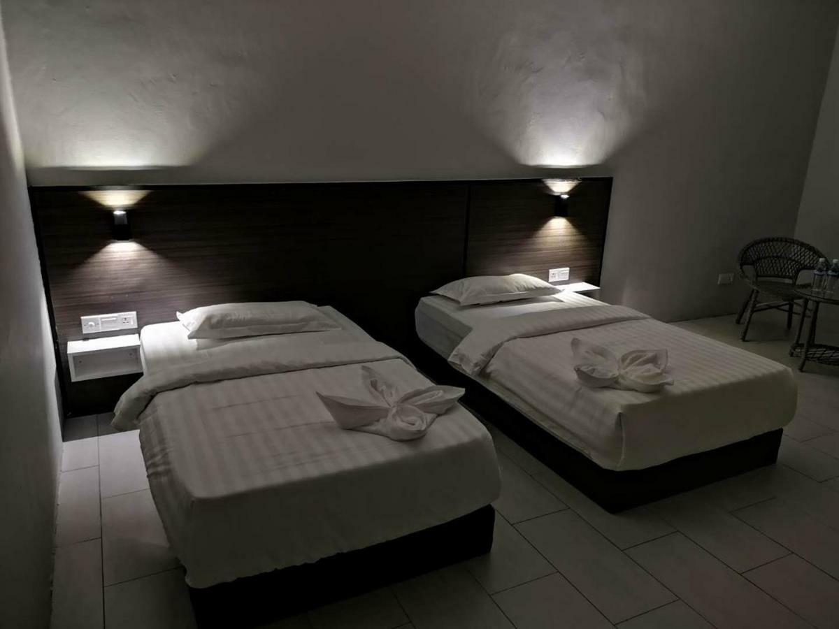 Luna Guesthouse 露娜旅馆 Semporna Ngoại thất bức ảnh