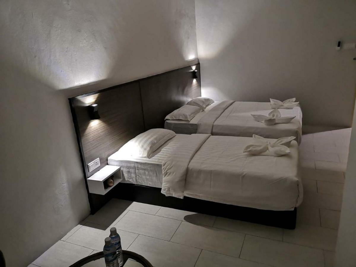 Luna Guesthouse 露娜旅馆 Semporna Ngoại thất bức ảnh